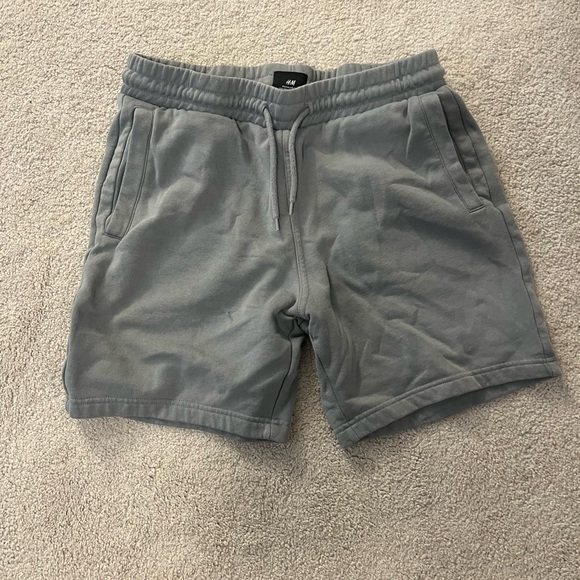 H&M blue shorts - Picture 2 of 3